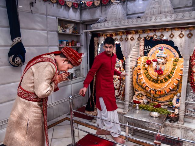 Mandira and Gourav&apos;s wedding in Kolkata, West Bengal 15