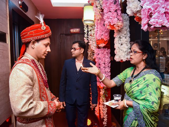 Mandira and Gourav&apos;s wedding in Kolkata, West Bengal 16