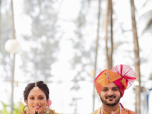 Akshay and Kalyani&apos;s wedding in Raigad, Maharashtra 13