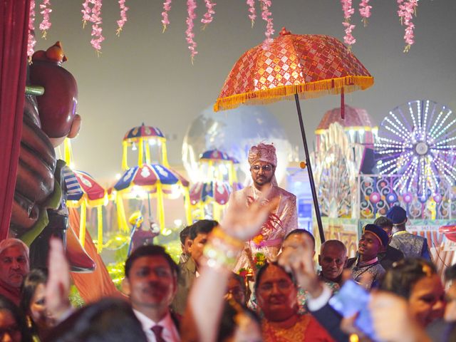 Surabhi and Tushal&apos;s wedding in Lucknow, Uttar Pradesh 111