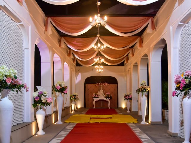 Chetan and Menika&apos;s wedding in Lucknow, Uttar Pradesh 17