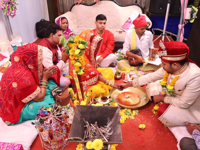 Alka and Aashish&apos;s wedding in Mumbai, Maharashtra 17