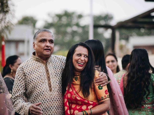Vaishnavi and Darshil's wedding in Anand, Gujarat 16