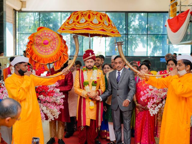 Vaidehi and Rutuparna&apos;s wedding in Pune, Maharashtra 67