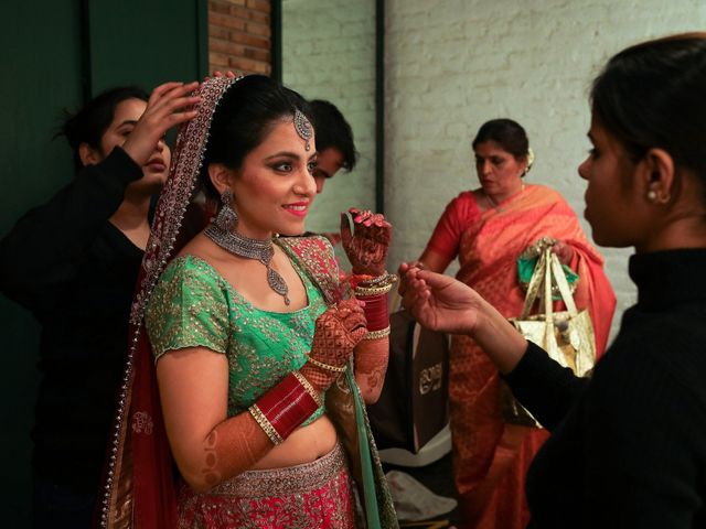 Sakshi and Saurabh&apos;s wedding in South Delhi, Delhi NCR 15