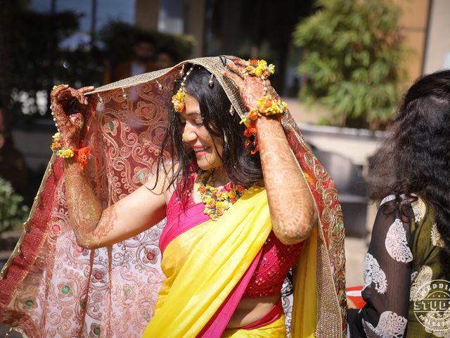 Pranjuli and Tarun&apos;s wedding in Gurgaon, Delhi NCR 16