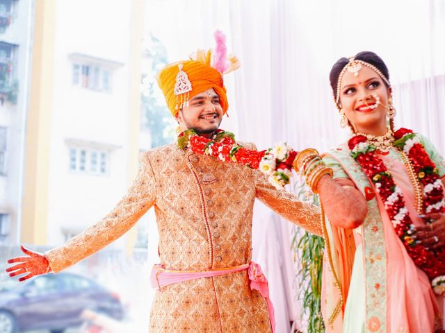 Pooja and Rinkesh&apos;s wedding in Mumbai, Maharashtra 37