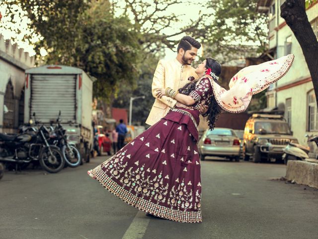 Pooja and Rinkesh&apos;s wedding in Mumbai, Maharashtra 5