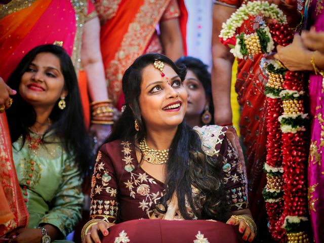 Pooja and Rinkesh&apos;s wedding in Mumbai, Maharashtra 12