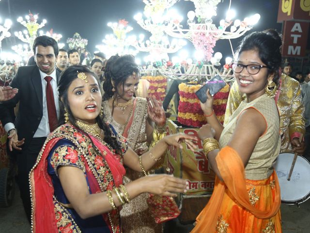 Khushboo and Umesh&apos;s wedding in Bareilly, Uttar Pradesh 32