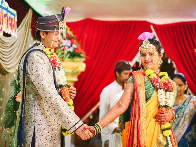 Shrutika and Vivek&apos;s wedding in Mumbai, Maharashtra 19