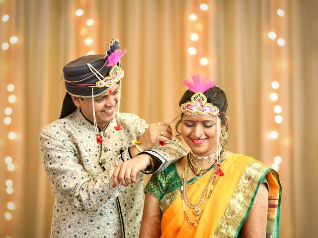 Shrutika and Vivek&apos;s wedding in Mumbai, Maharashtra 21