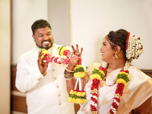 Tanvi and Sachin&apos;s wedding in Mumbai, Maharashtra 14