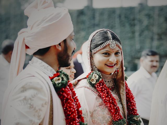 Snehal and Jagdish&apos;s wedding in Pune, Maharashtra 19