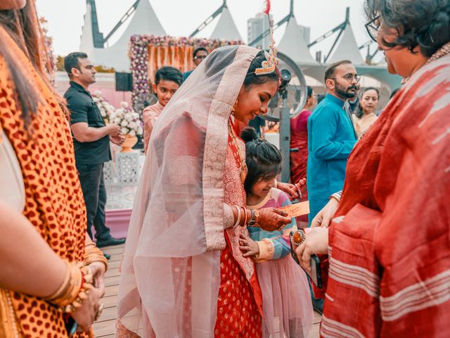 Amrita and Sindhu&apos;s wedding in Kolkata, West Bengal 36