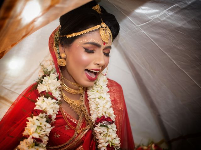 Priyanka and Anirudhha&apos;s wedding in Kolkata, West Bengal 10