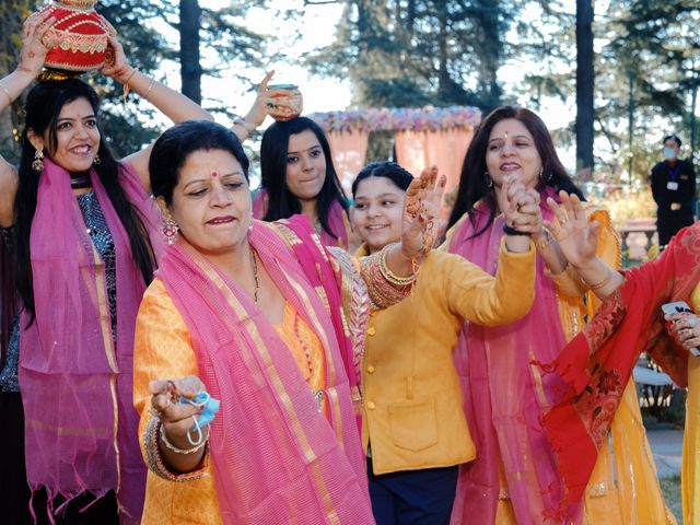 Rahul and Anupama&apos;s wedding in Shimla, Himachal Pradesh 40