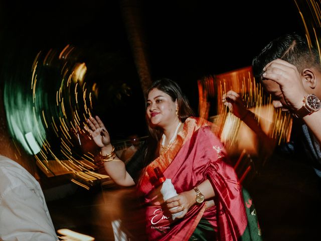 Sruthi and Abhinav&apos;s wedding in Ernakulam, Kerala 61