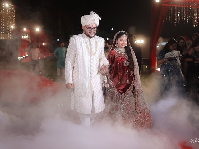 Shivalika and Arvind&apos;s wedding in Gurgaon, Delhi NCR 27
