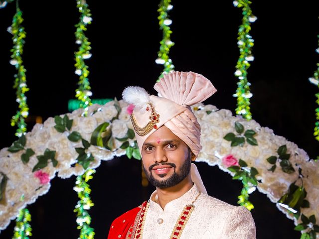 Chandan and Laxmi&apos;s wedding in Pune, Maharashtra 4