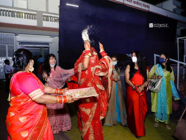 Chandan and Laxmi&apos;s wedding in Pune, Maharashtra 18