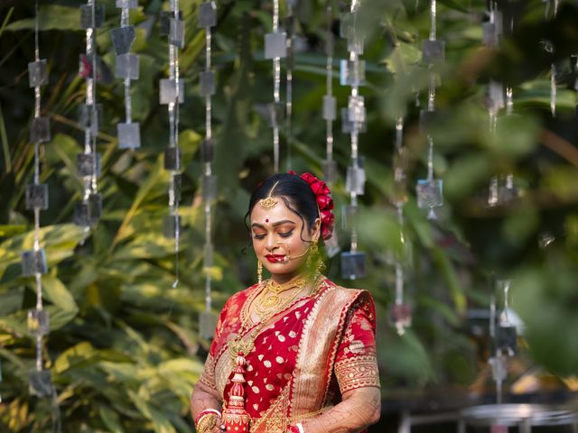 Vidita and Harish&apos;s wedding in Kolkata, West Bengal 15