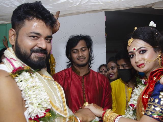 Aindrila and Subhajit&apos;s wedding in Kolkata, West Bengal 21