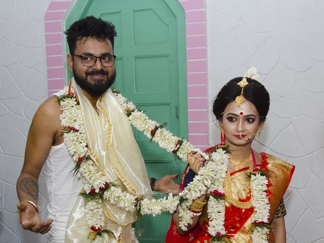 Aindrila and Subhajit&apos;s wedding in Kolkata, West Bengal 22