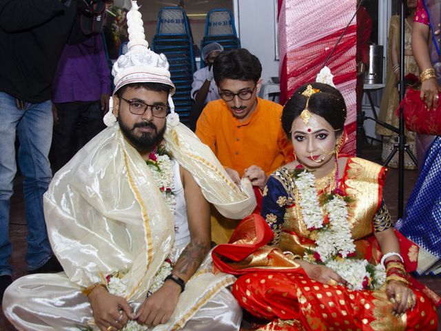 Aindrila and Subhajit&apos;s wedding in Kolkata, West Bengal 24