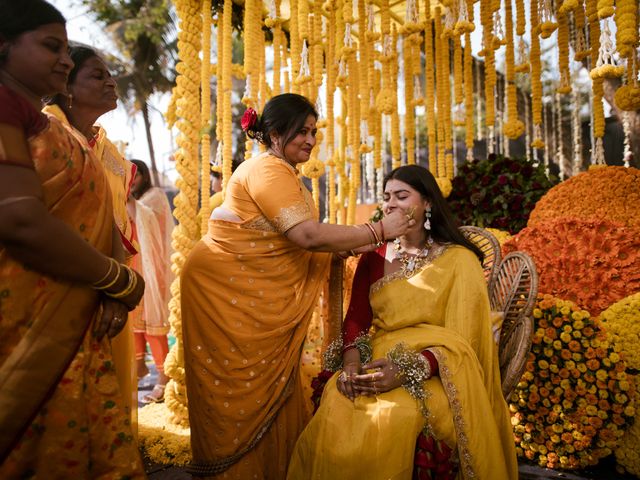 Tejaswini and Saurav&apos;s wedding in Khordha, Odisha 21