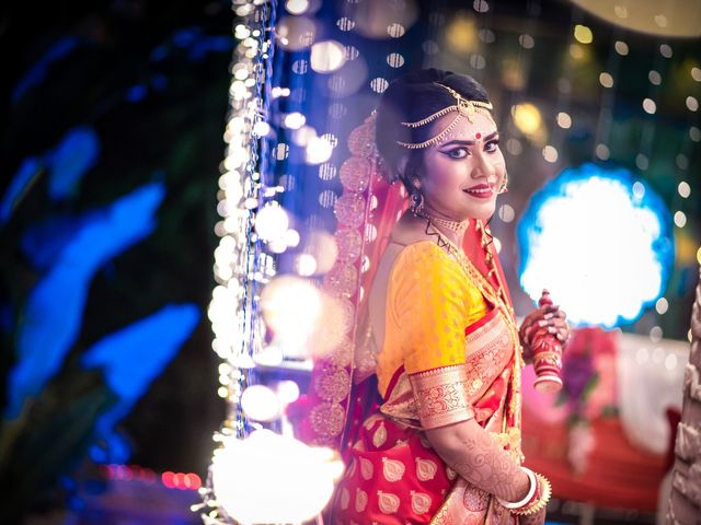 Madhurima and Samaresh&apos;s wedding in Kolkata, West Bengal 9