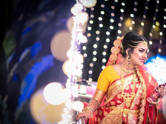 Madhurima and Samaresh&apos;s wedding in Kolkata, West Bengal 10