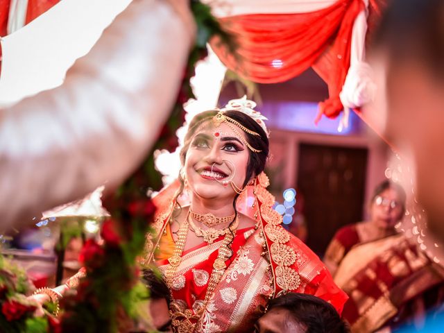 Madhurima and Samaresh&apos;s wedding in Kolkata, West Bengal 14