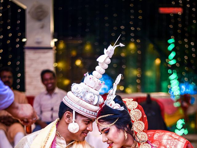 Madhurima and Samaresh&apos;s wedding in Kolkata, West Bengal 22