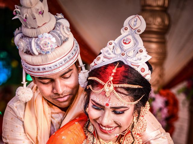 Madhurima and Samaresh&apos;s wedding in Kolkata, West Bengal 24