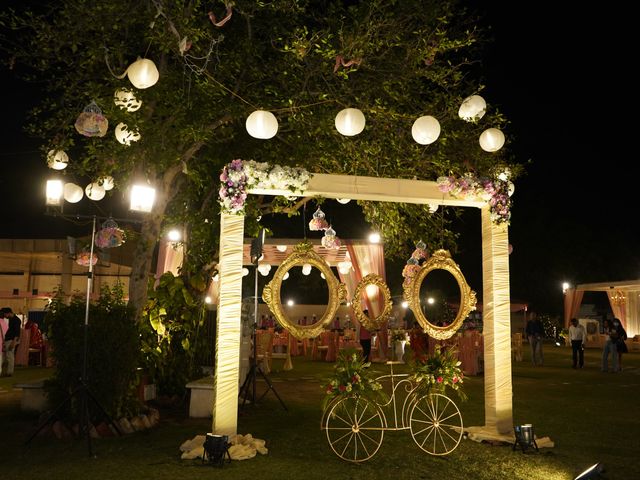 Gunjan and Neeraj&apos;s wedding in West Delhi, Delhi NCR 40