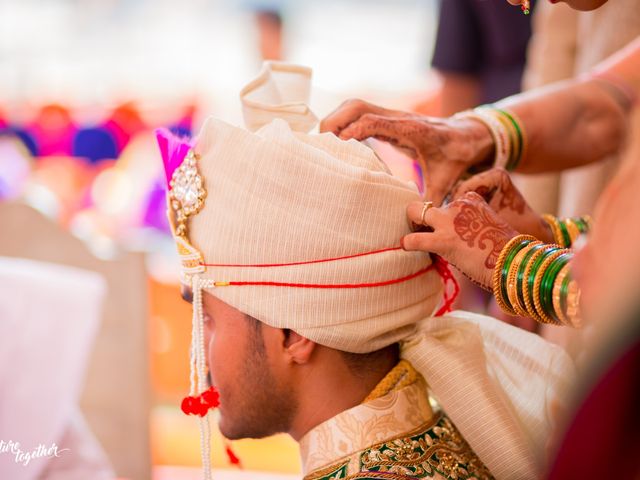 Anuraddha and Gaurav&apos;s wedding in Raigad, Maharashtra 10