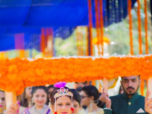 Anuraddha and Gaurav&apos;s wedding in Raigad, Maharashtra 25