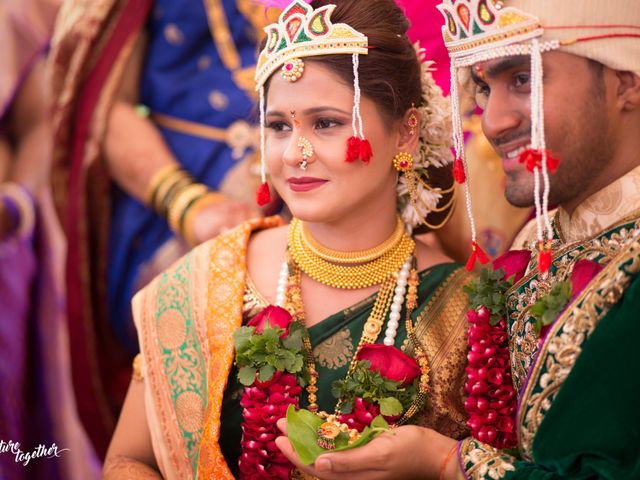 Anuraddha and Gaurav&apos;s wedding in Raigad, Maharashtra 46