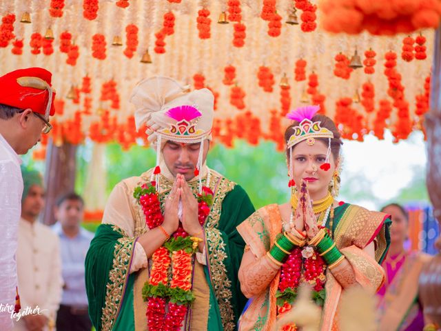 Anuraddha and Gaurav&apos;s wedding in Raigad, Maharashtra 53