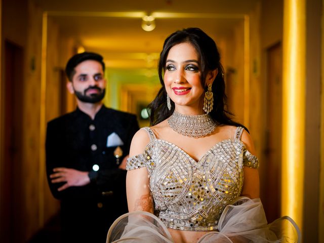 Tarun and Komal&apos;s wedding in Lucknow, Uttar Pradesh 17