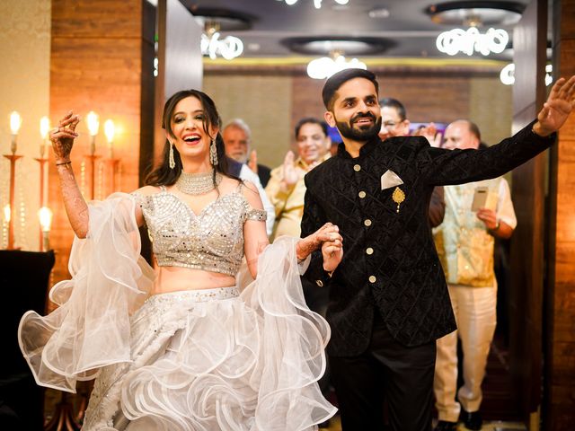 Tarun and Komal&apos;s wedding in Lucknow, Uttar Pradesh 26