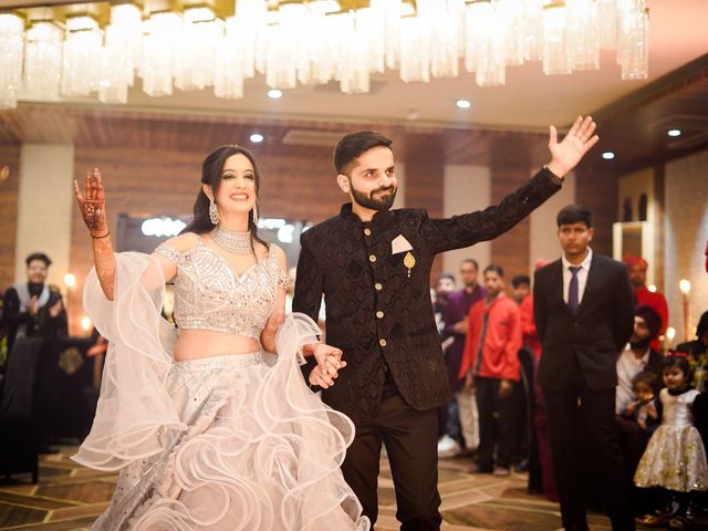 Tarun and Komal&apos;s wedding in Lucknow, Uttar Pradesh 27