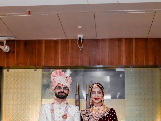 Tarun and Komal&apos;s wedding in Lucknow, Uttar Pradesh 84