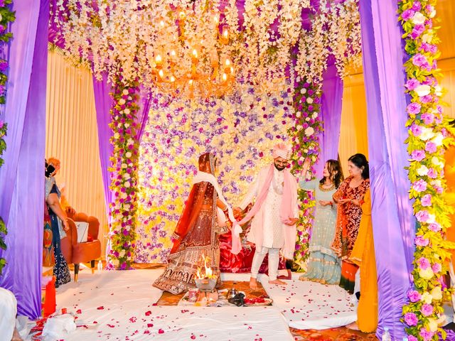 Tarun and Komal&apos;s wedding in Lucknow, Uttar Pradesh 96