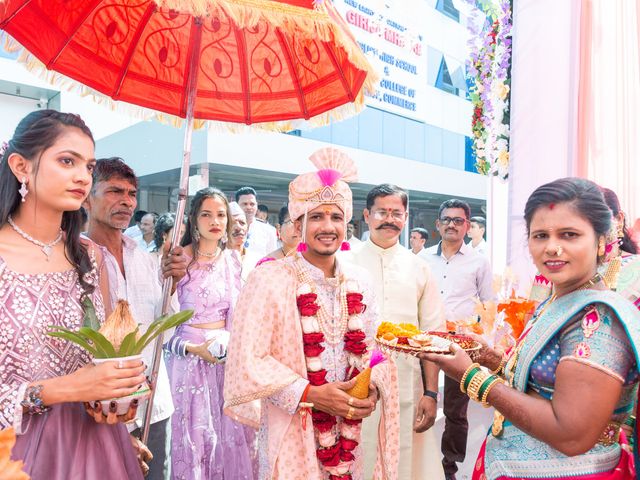 Gaurav and Yogita&apos;s wedding in Palghar, Maharashtra 95