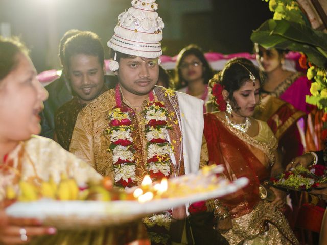 Nikita and Souvik&apos;s wedding in Alipurduar, West Bengal 21