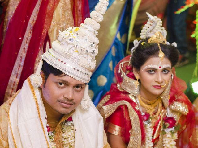 Nikita and Souvik&apos;s wedding in Alipurduar, West Bengal 28