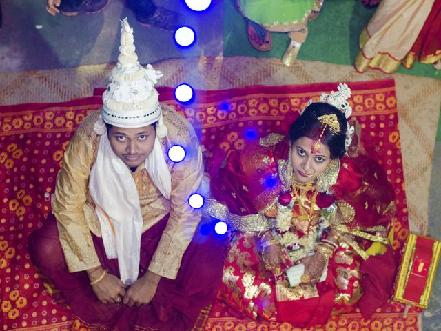 Nikita and Souvik&apos;s wedding in Alipurduar, West Bengal 33