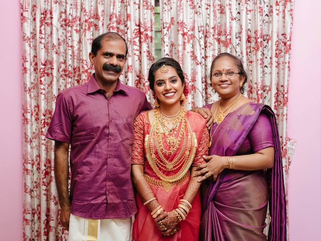 Sarath Keerthana and yswphoto&apos;s wedding in Ernakulam, Kerala 36